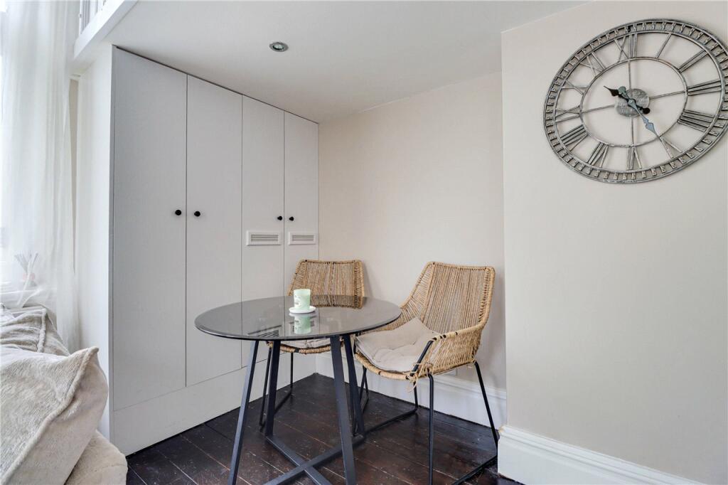 Additional property image - Hollybush Lane, Harpenden, Hertfordshire, AL5