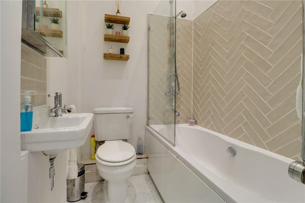 Additional property image - Hollybush Lane, Harpenden, Hertfordshire, AL5