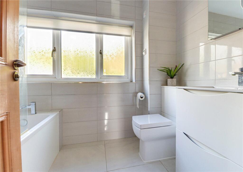 Additional property image - Bloomfield Road, Harpenden, Hertfordshire, AL5