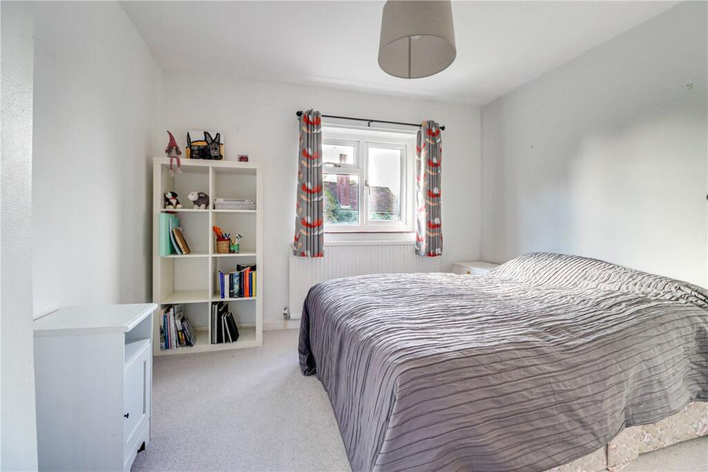Additional property image - Bloomfield Road, Harpenden, Hertfordshire, AL5