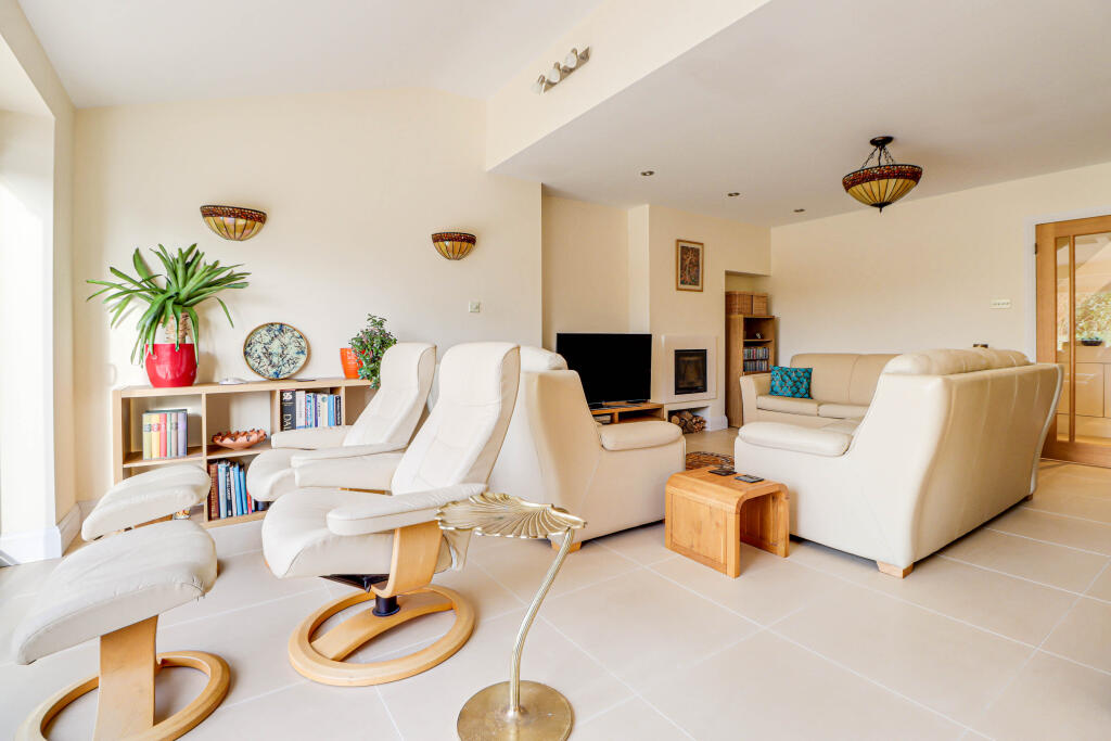 Additional property image - Noke Shot, Harpenden, Hertfordshire, AL5