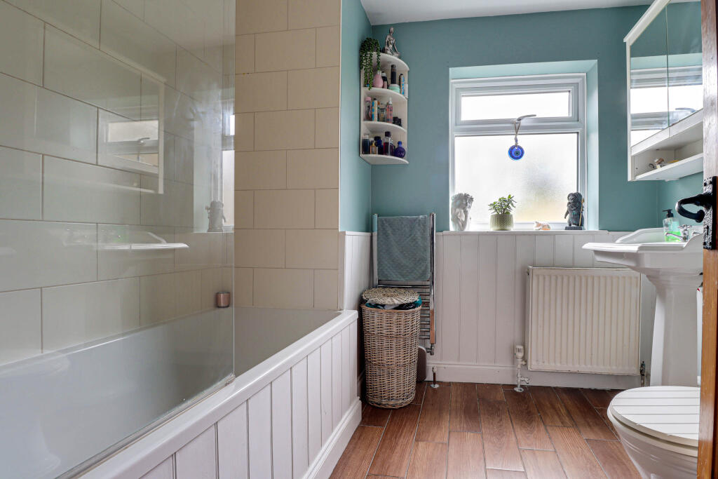 Additional property image - Harpenden Rise, Harpenden, AL5