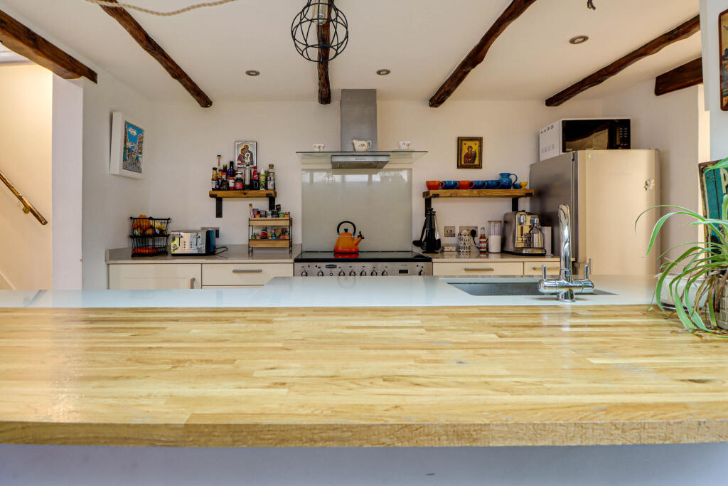 Additional property image - Harpenden Rise, Harpenden, AL5