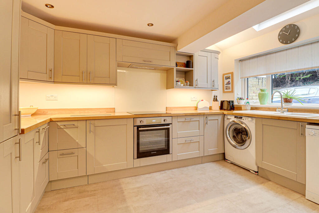Additional property image - St. Martins Close, Harpenden, Hertfordshire, AL5