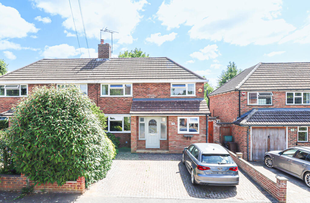 Main image of property: Meadway, Harpenden, Hertfordshire, AL5