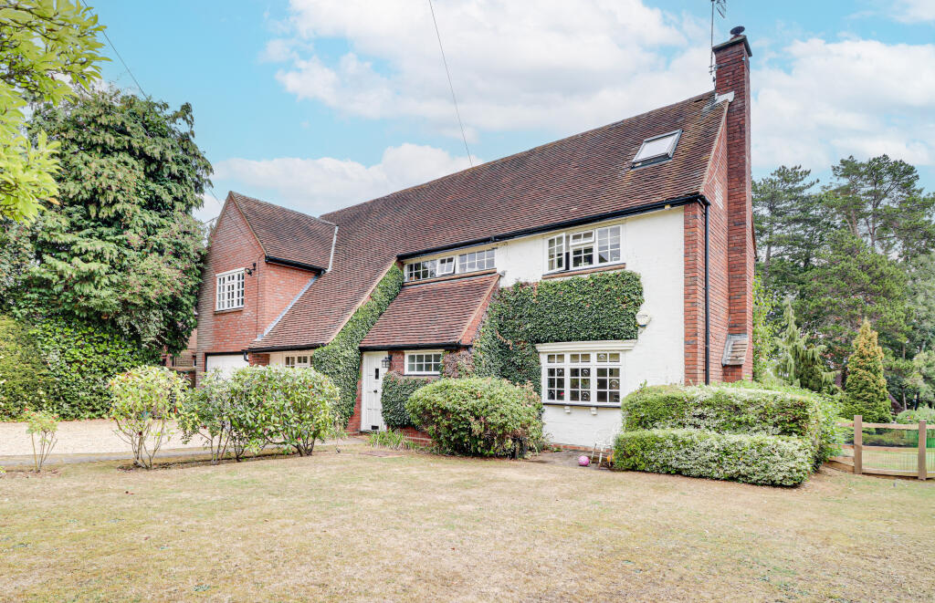 Main image of property: Chamberlaines, Harpenden, Hertfordshire, AL5