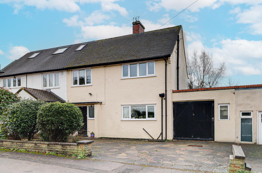 Main image of property: Grove Avenue, Harpenden, AL5