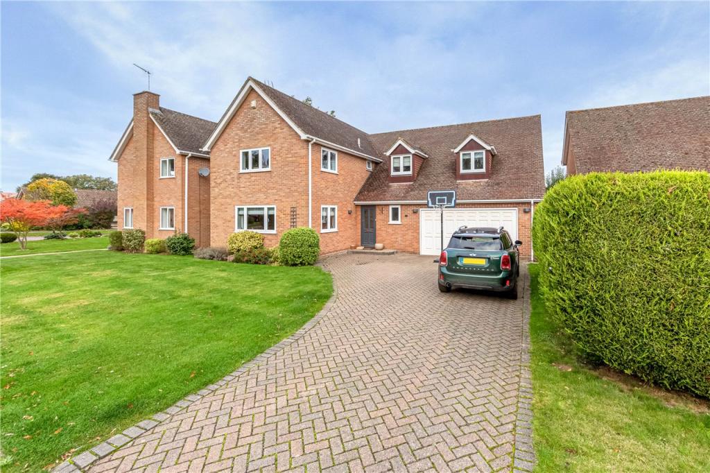 5 bedroom detached house for sale in Beech Way, Wheathampstead