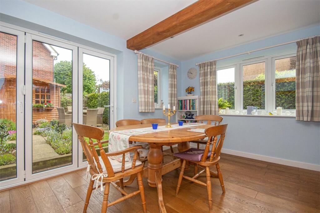 4 bedroom end of terrace house for sale in St. Giles Road, Codicote
