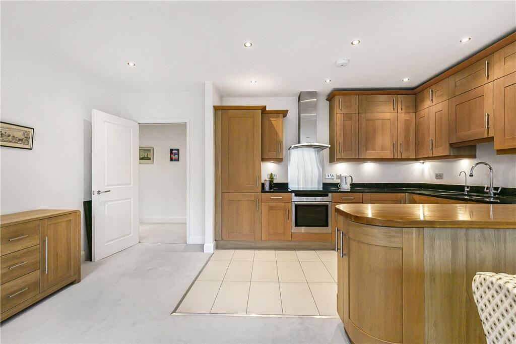 Additional property image - Bridge Road, Welwyn Garden City, Hertfordshire, AL8