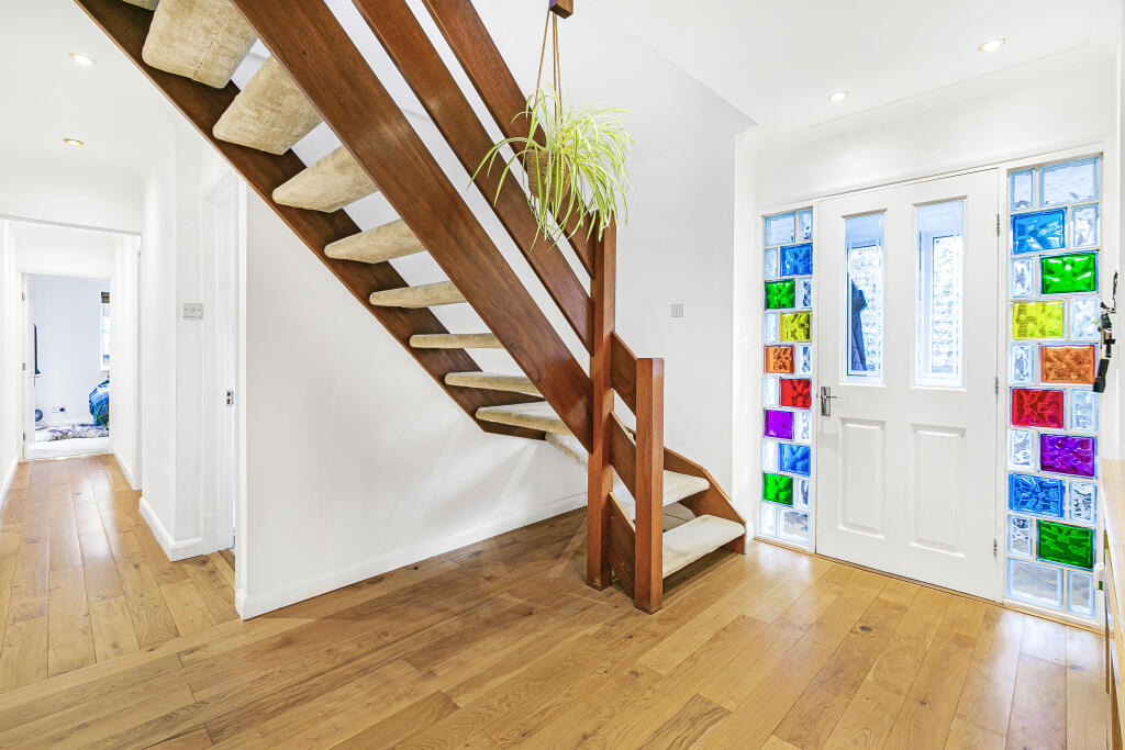 Additional property image - Robbery Bottom Lane, Welwyn, Hertfordshire, AL6