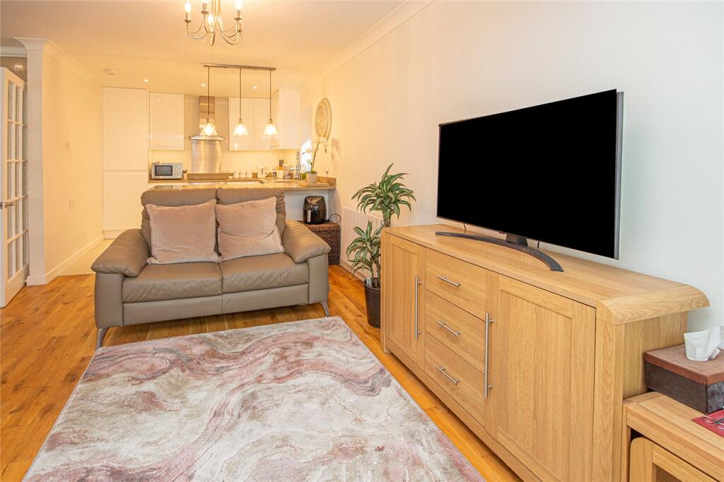 Additional property image - Perrywood, Walden Road, Welwyn Garden City, AL8