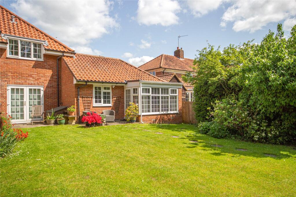 Additional property image - Perrywood, Walden Road, Welwyn Garden City, AL8