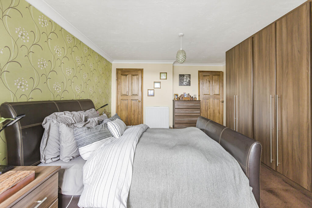 Additional property image - Godfries Close, Tewin, Welwyn, AL6 0LQ