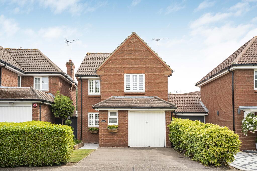 Main image of property: Cypress Avenue, Welwyn Garden City, Hertfordshire, AL7