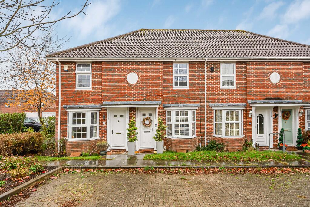 Main image of property: Longcroft Gardens, Welwyn Garden City, Hertfordshire, AL8