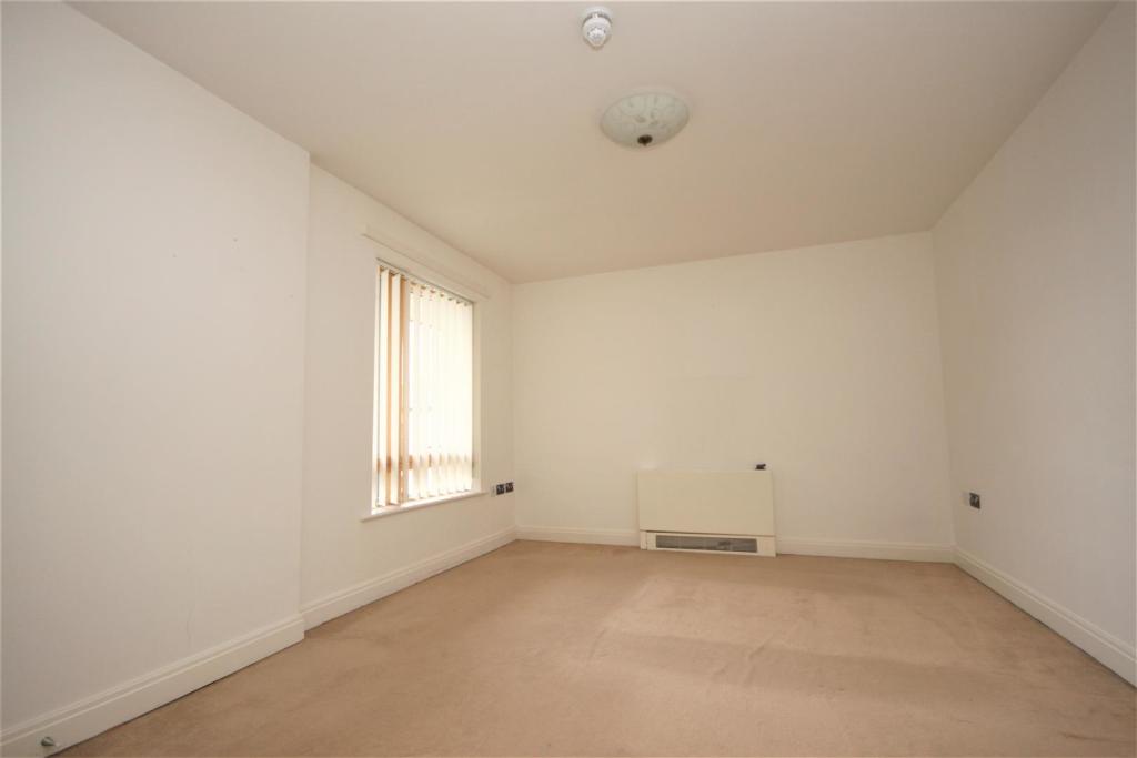 2 bedroom flat for sale in Aughton Street, Ormskirk, L39