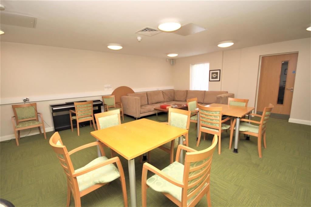 2 bedroom flat for sale in Aughton Street, Ormskirk, L39