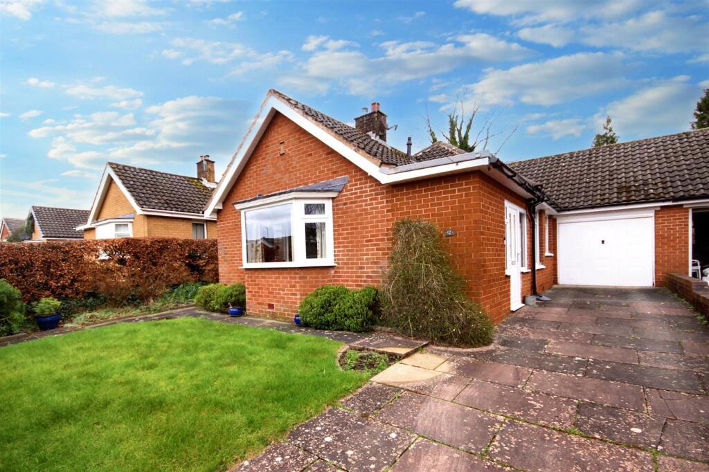 3 bedroom detached bungalow for sale in Lynwood Avenue, Aughton