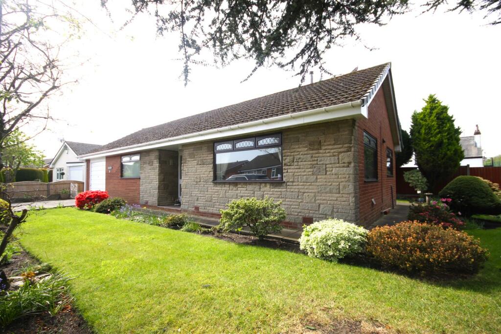 2 bedroom detached bungalow for sale in Meadow Close, Westhead