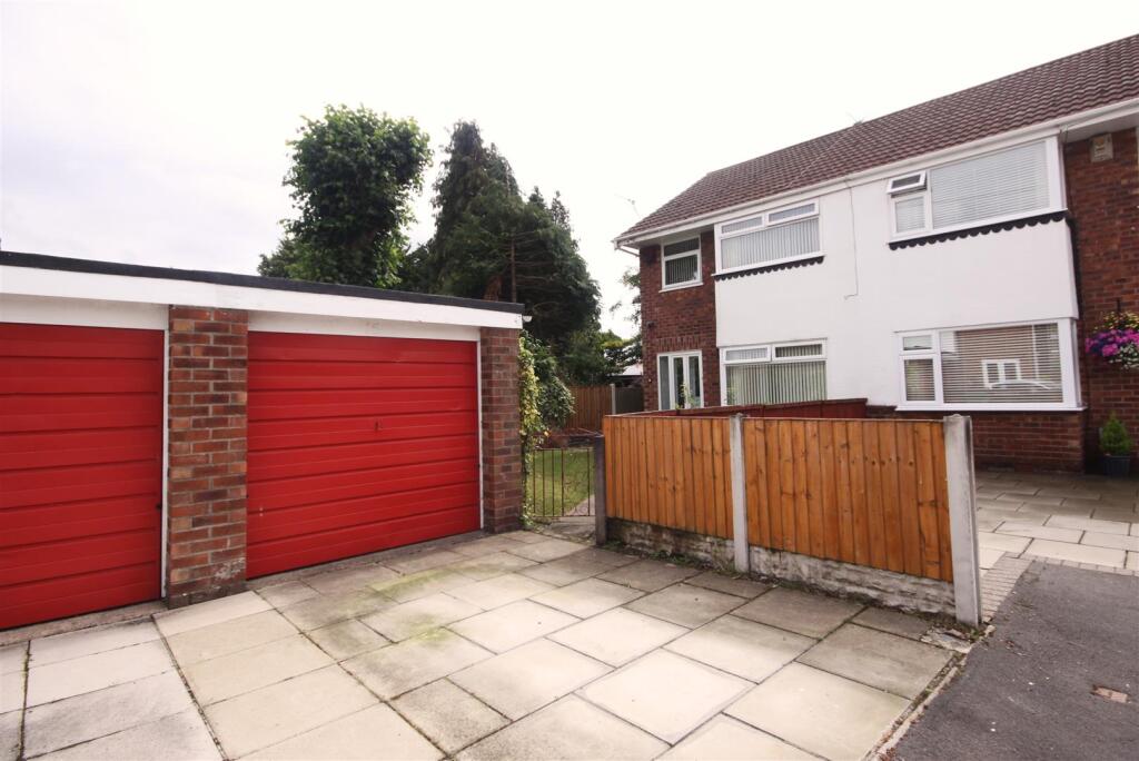 Main image of property: Moss View, Maghull, Liverpool