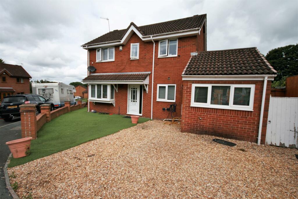 3 bedroom detached house for sale in Forest Drive, Skelmersdale, WN8