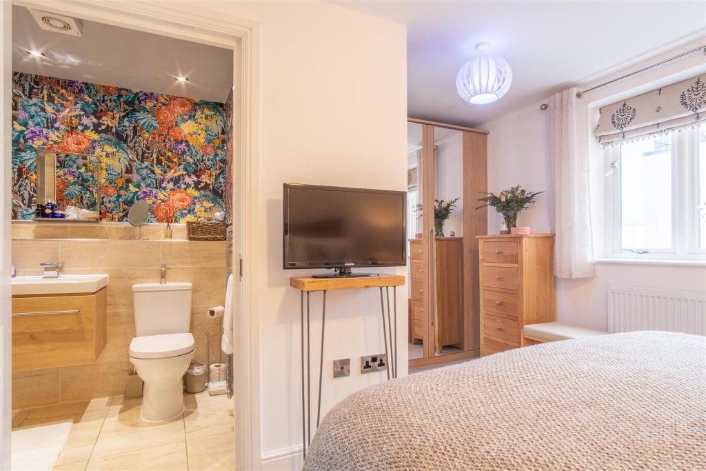 2 bedroom terraced house for sale in Mostyn House, Parkgate, Neston, CH64