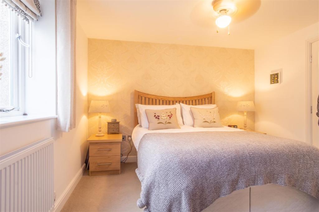 2 bedroom terraced house for sale in Mostyn House, Parkgate, Neston, CH64