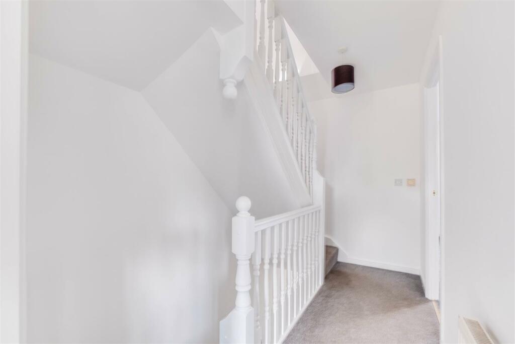 3 bedroom town house for sale in New Heyes, Neston, CH64