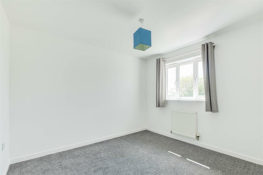 3 bedroom town house for sale in New Heyes, Neston, CH64