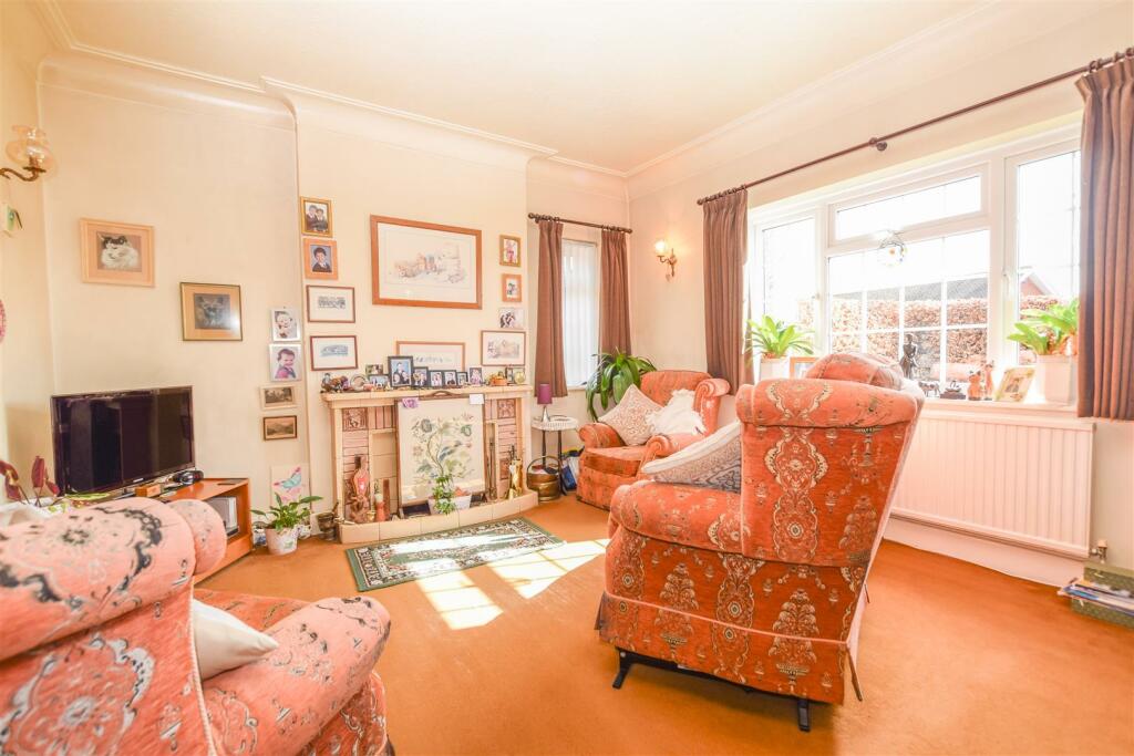 3 bedroom detached house for sale in Chantry Walk, Heswall, Wirral, CH60