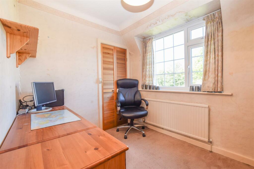 3 bedroom detached house for sale in Chantry Walk, Heswall, Wirral, CH60