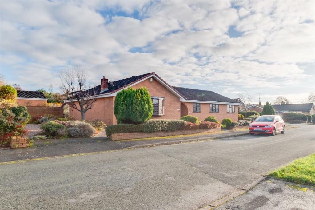 4 bedroom property for sale in Furrocks Lane, Ness, Neston, CH64