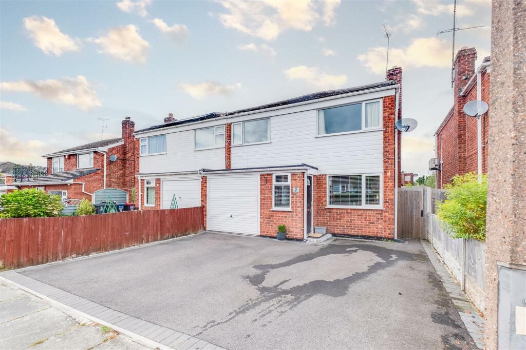 3 bedroom semidetached house for sale in Sutton Avenue, Neston, CH64