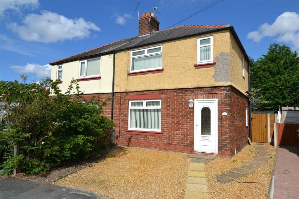2 bedroom semidetached house for rent in Glenwood Close, Little Sutton