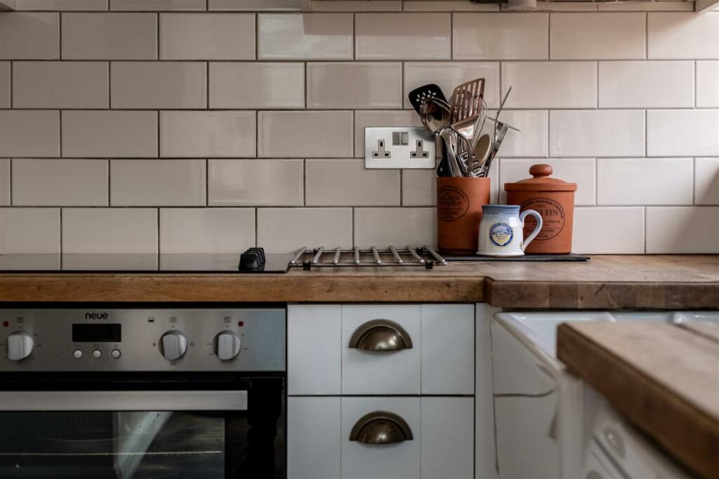 Additional property image - Victoria Road, Little Neston, NESTON