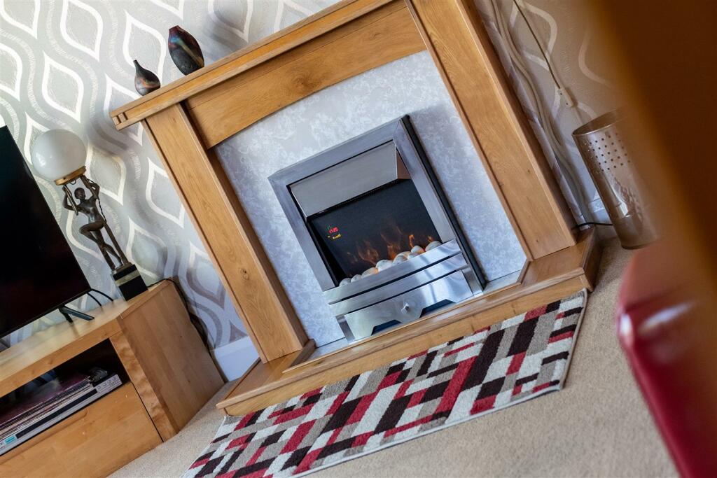 Additional property image - Woodfall Grove, Little Neston, NESTON