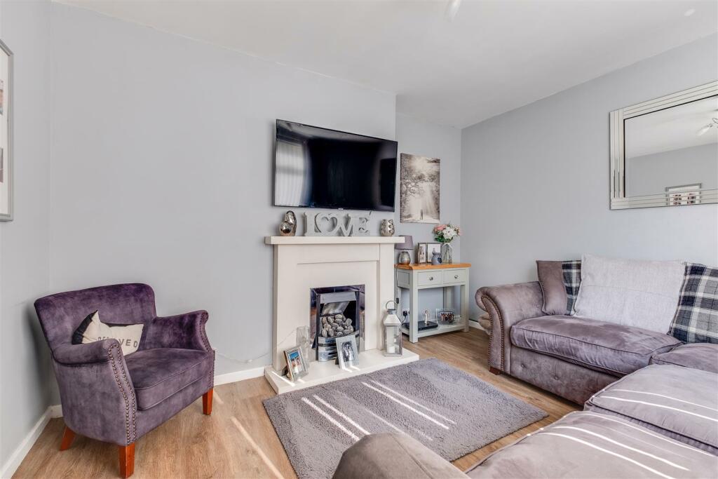 Additional property image - Raeburn Avenue, Little Neston, Neston