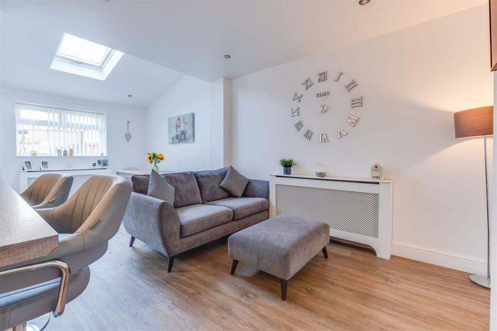 Additional property image - Raeburn Avenue, Little Neston, Neston