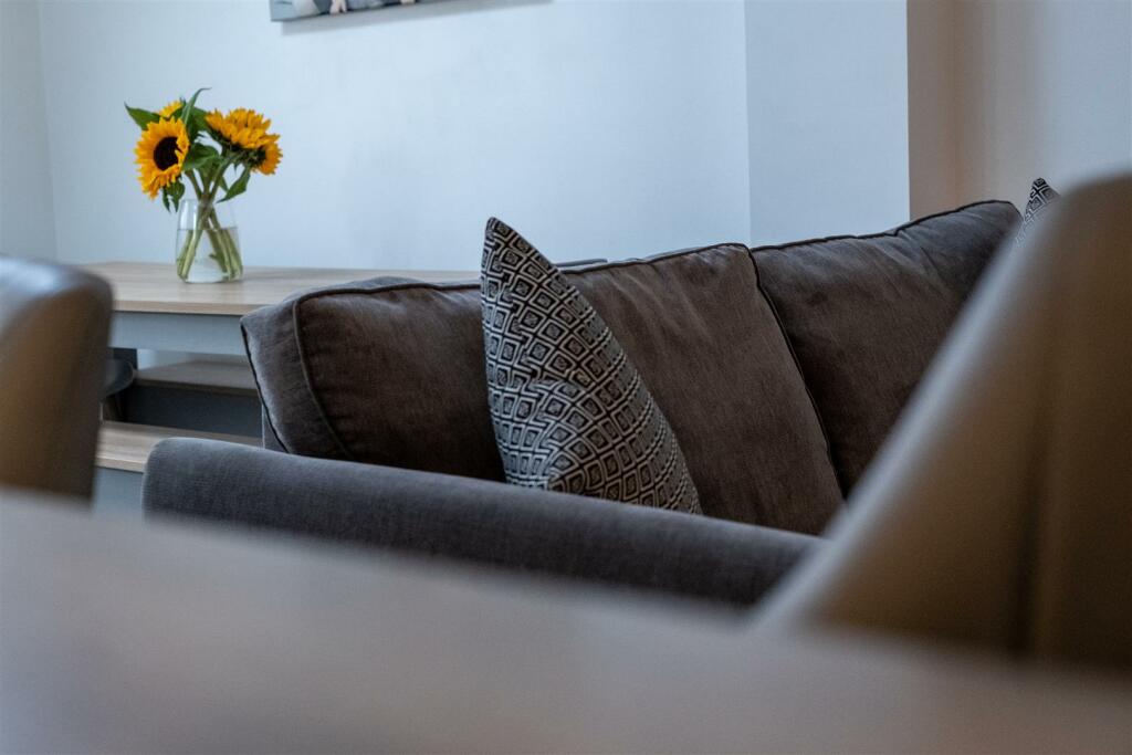 Additional property image - Raeburn Avenue, Little Neston, Neston
