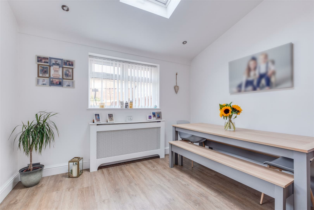 Additional property image - Raeburn Avenue, Little Neston, Neston