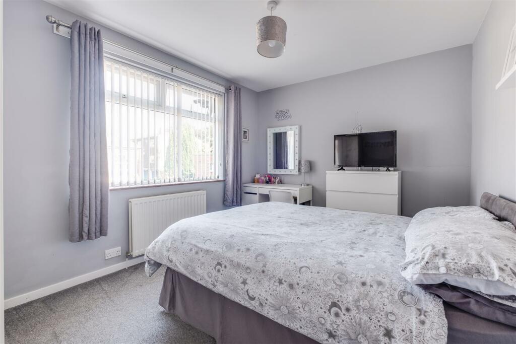 Additional property image - Raeburn Avenue, Little Neston, Neston