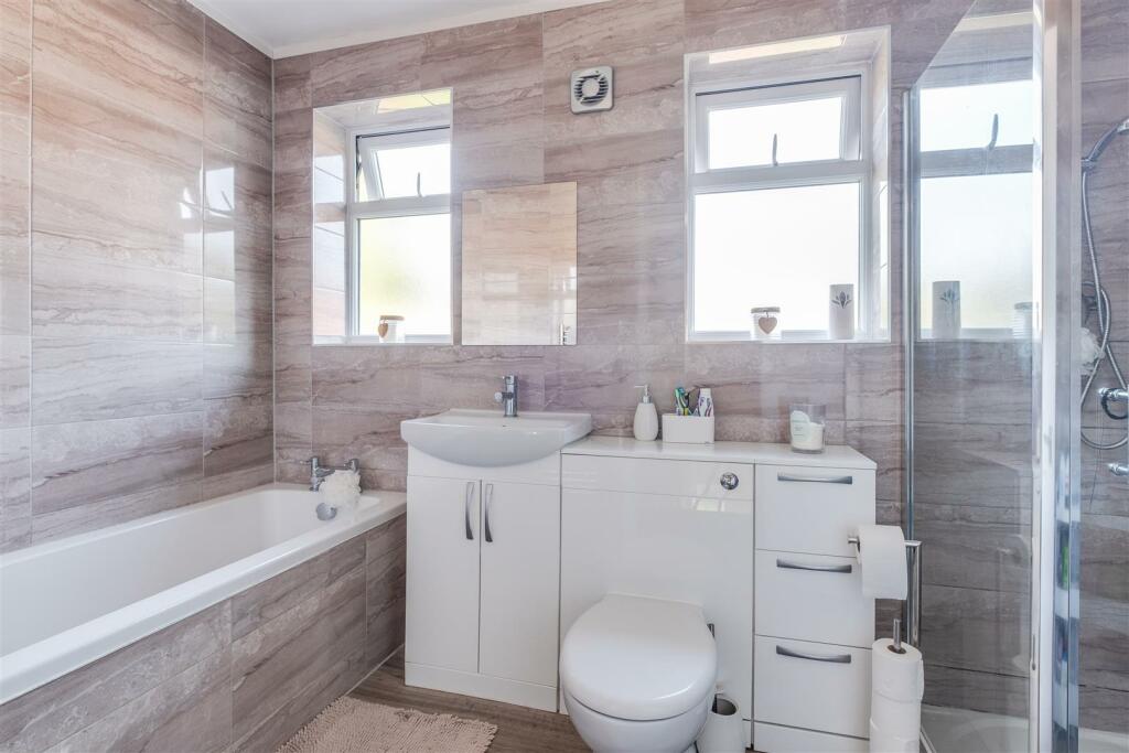 Additional property image - Raeburn Avenue, Little Neston, Neston