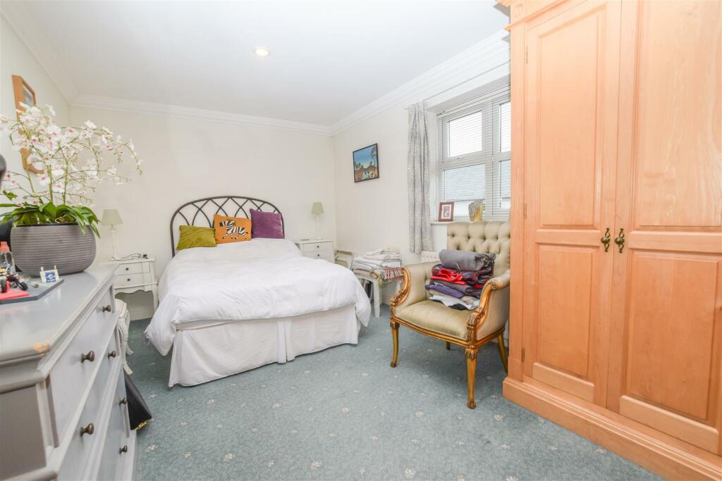Additional property image - Neston Road, Willaston, Neston