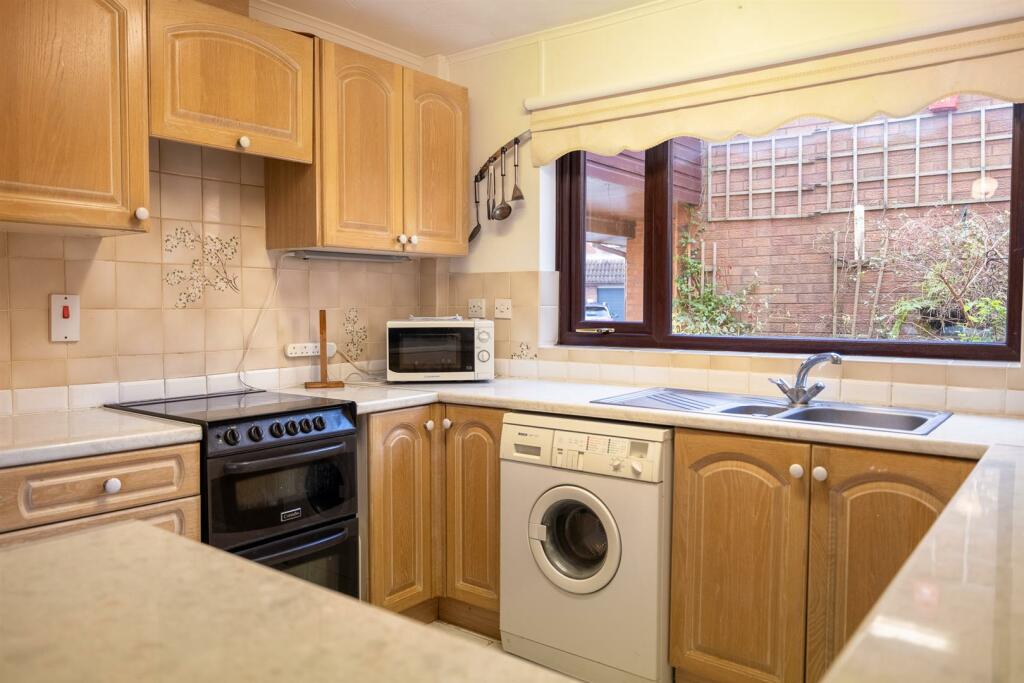 Additional property image - Glendale Grove, Spital, Wirral