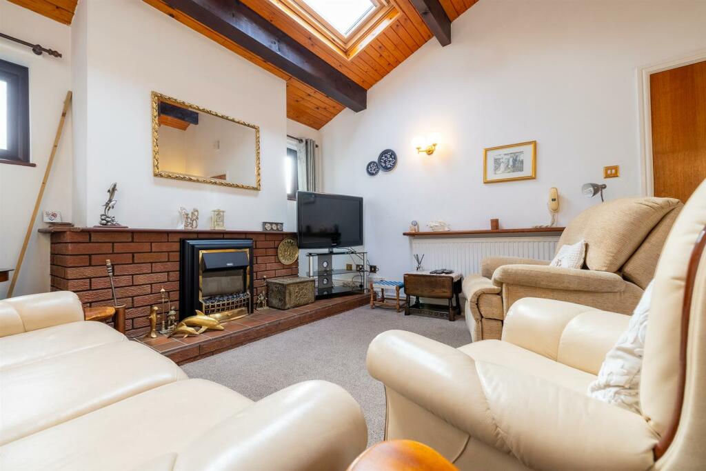 Additional property image - Glendale Grove, Spital, Wirral