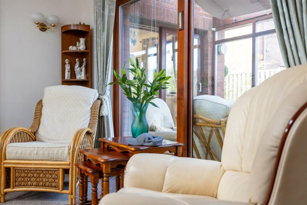 Additional property image - Glendale Grove, Spital, Wirral