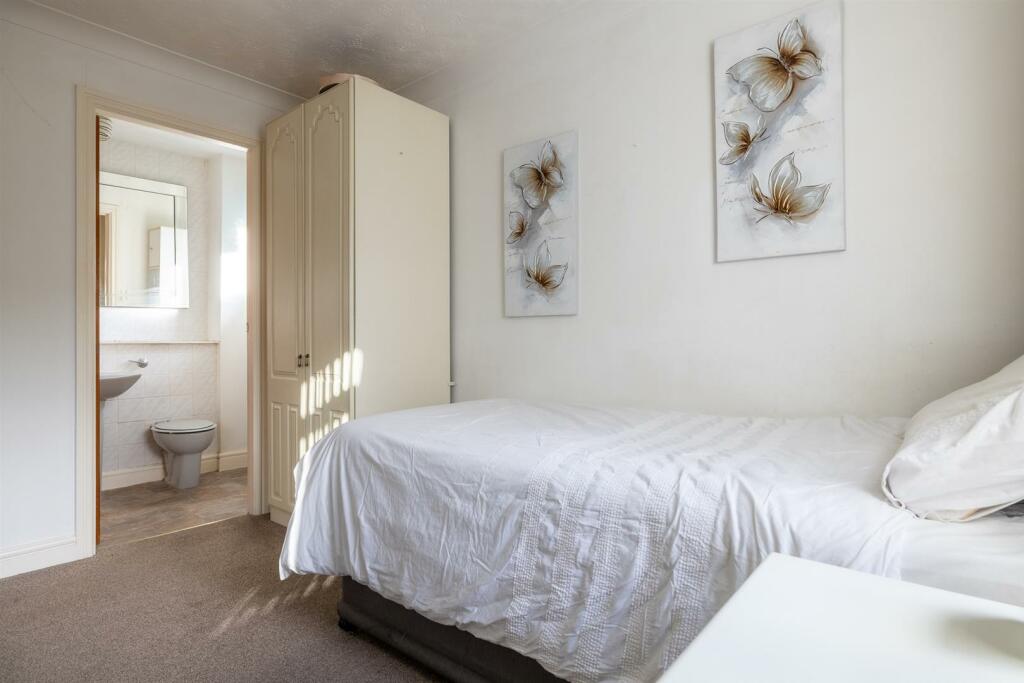 Additional property image - Glendale Grove, Spital, Wirral