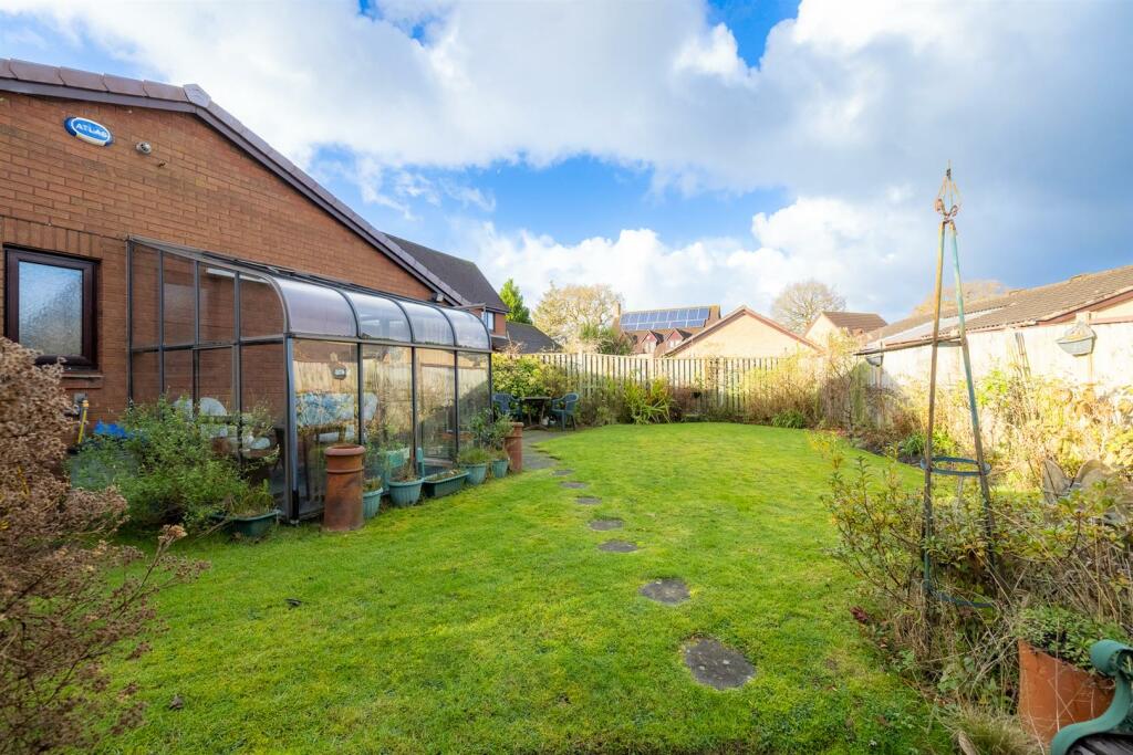 Additional property image - Glendale Grove, Spital, Wirral