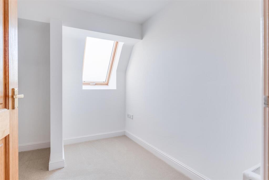 Additional property image - Hinderton Road, Neston, Cheshire